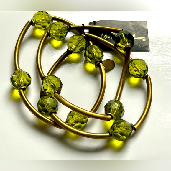 🦚Set of 3 Peridot Color Faceted Glass Bead Stretch Bracelets with Brass Tone - Picture 2 of 5